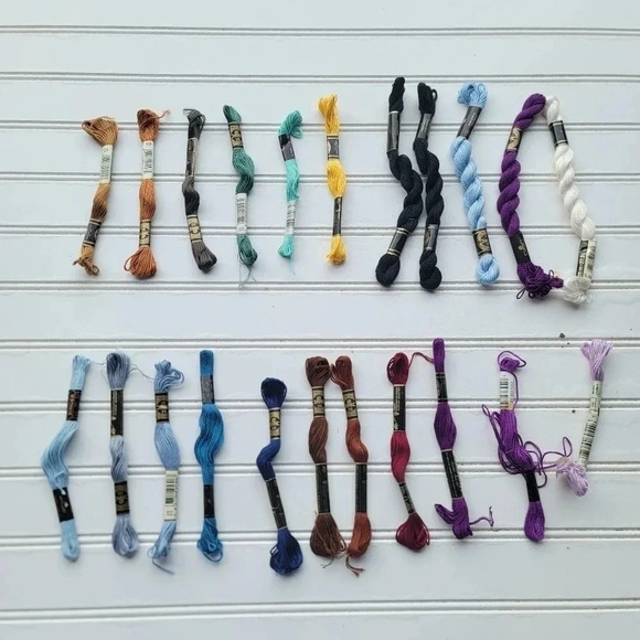 Lot Of 22 New DMC EMBROIDERY FLOSS THREAD  Assorted Skeins Made In France - Picture 1 of 10